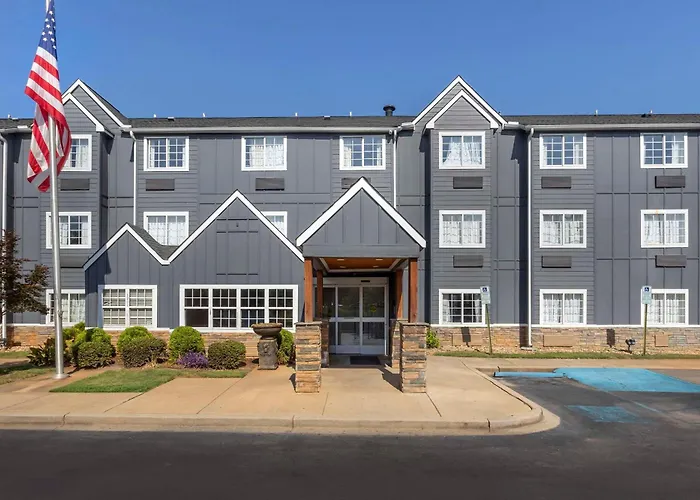 Econo Lodge Inn & Suites