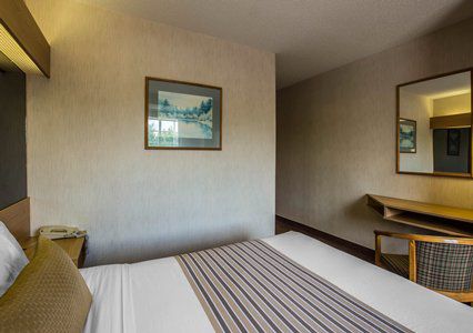 Econo Inn&suites