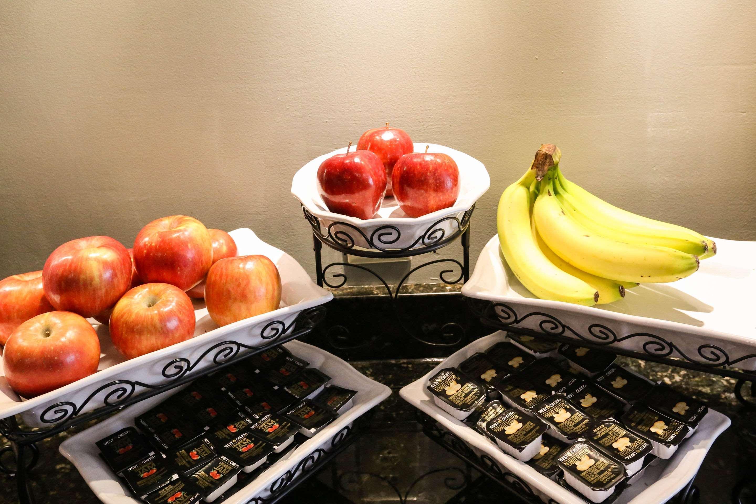 Econo Inn&suites Hotel 2*