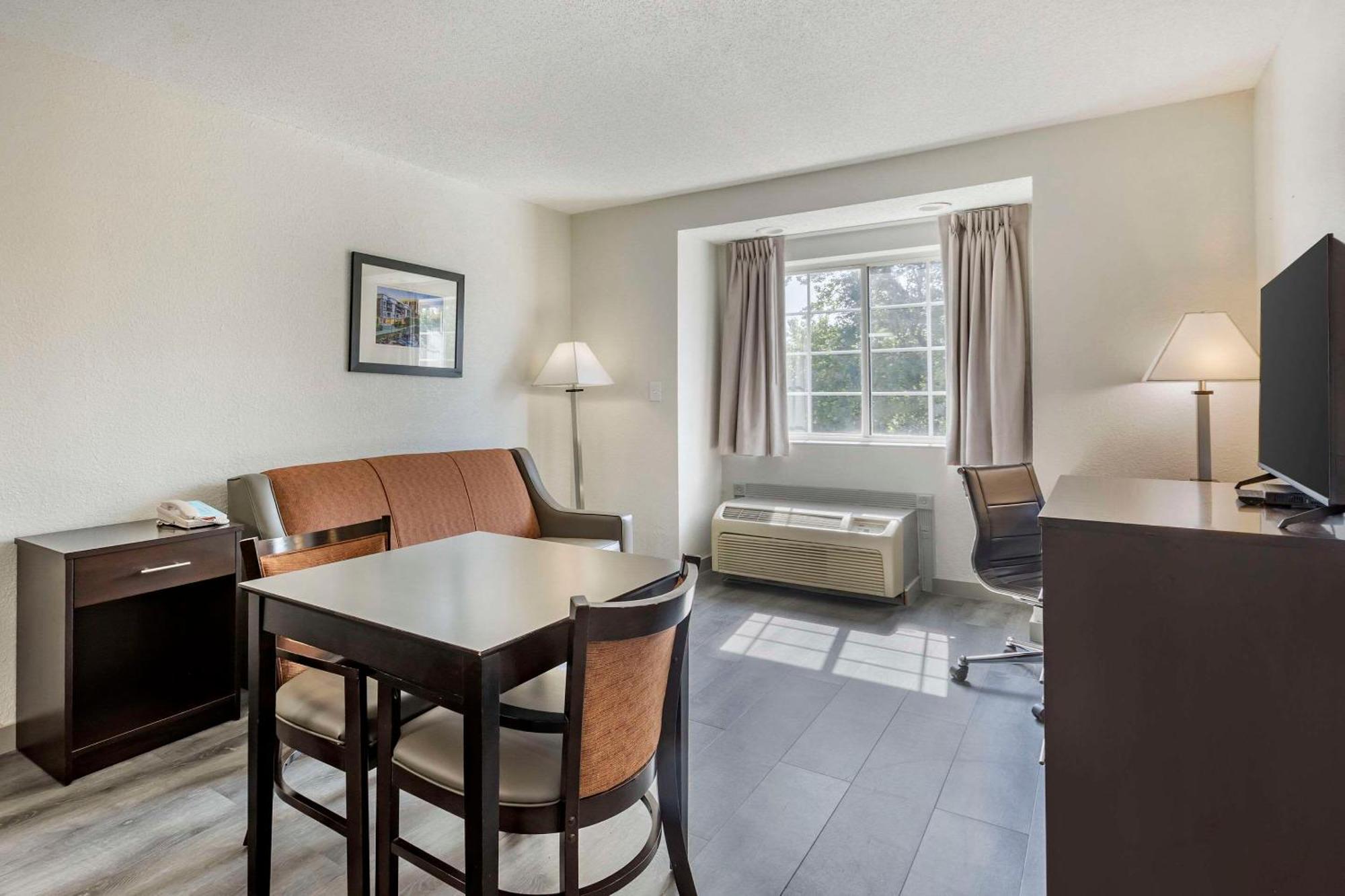 Hotel Econo & 2*