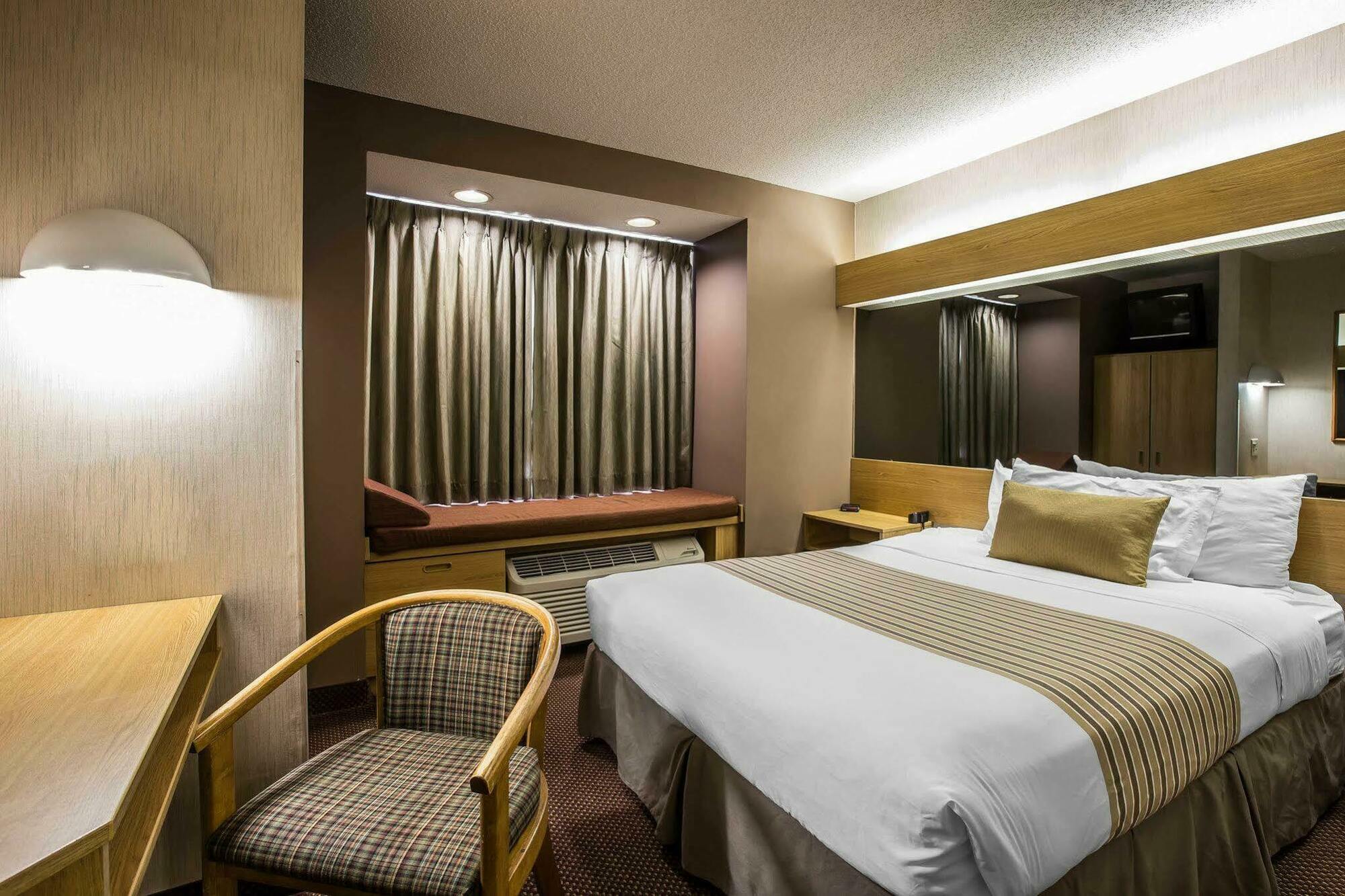 Hotel Econo Inn&suites 2*
