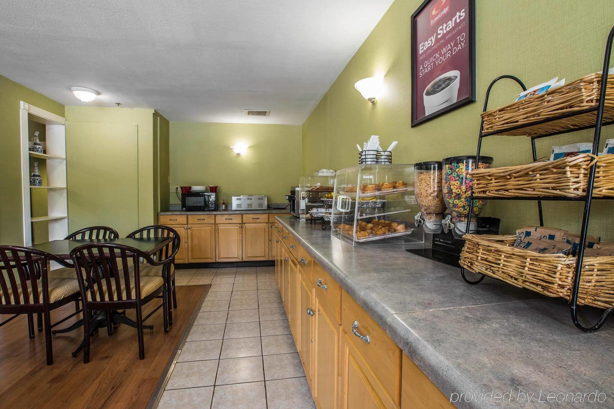 Econo Inn&suites 2*