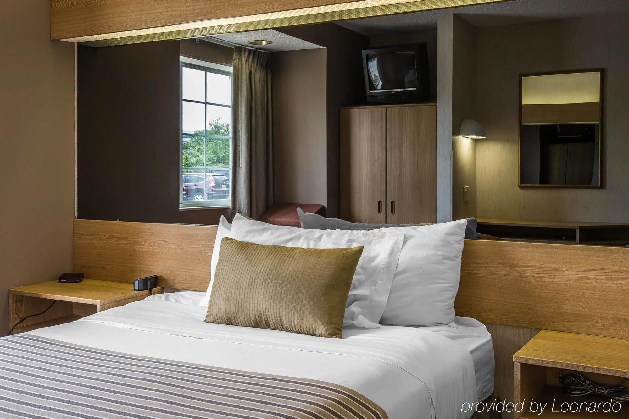 Hotel Econo Inn&suites 2*